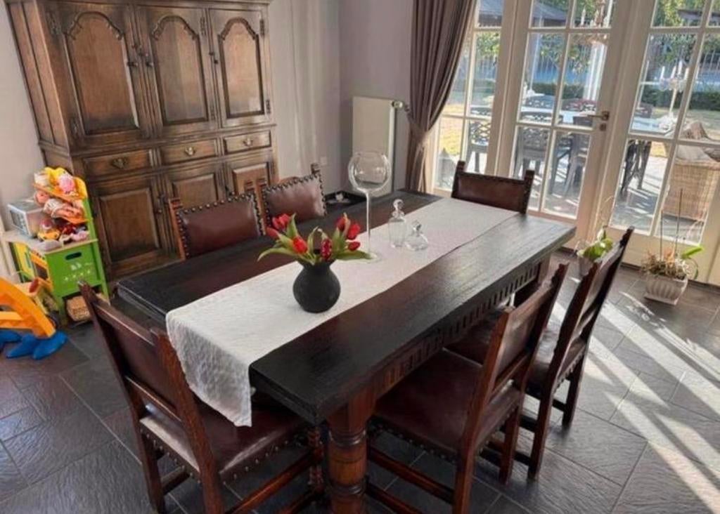 Antieke Engelse eettafel met zes stoelen, Ophalen