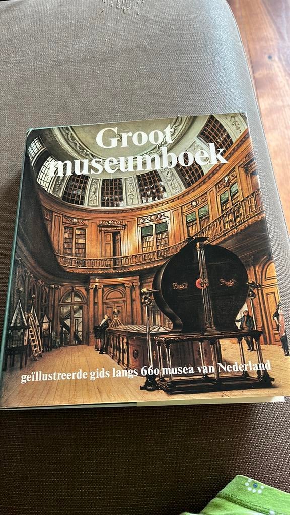 Groot Museumboek: Een Encyclopedie van Nederlandse Musea, Ophalen of Verzenden, Gelezen, Diverse auteurs