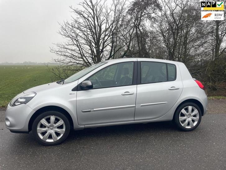 Renault Clio 1.6 Night & Day AUTOMAAT Nette Auto, Auto's, Renault, Bedrijf, Te koop, Clio, ABS, Airbags, Airconditioning, Bluetooth