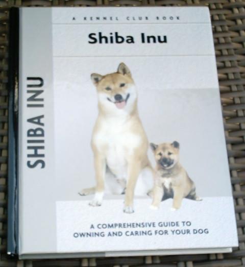 Shiba Inu. Andrew De Prisco. ISBN 9781593782764., Ophalen of Verzenden, Zo goed als nieuw, Honden