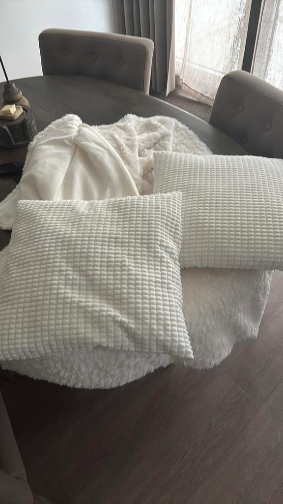 Kussens en plaid, Huis en Inrichting, Woonaccessoires | Plaids en Woondekens, Ophalen, Zo goed als nieuw