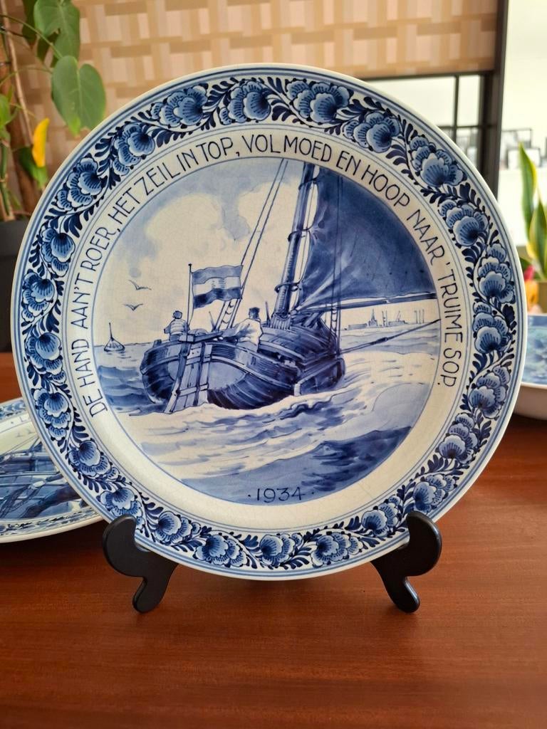 2x Delfts blauwe borden De Porceleyne fles uit 1934 en 1936, Antiek en Kunst, Ophalen of Verzenden