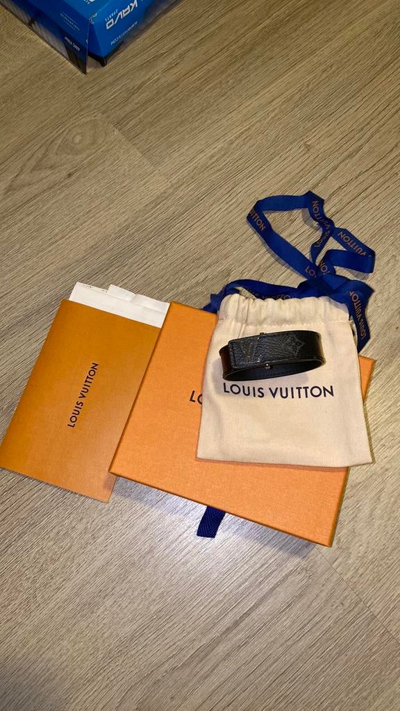 Louis vuitton armband, Ophalen of Verzenden, Zo goed als nieuw, Leer