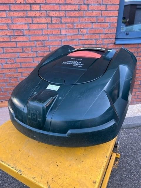 2e Hands Husqvarna Automower 220 AC, Ophalen, Cirkelmaaier, Gebruikt, Minder dan 30 cm