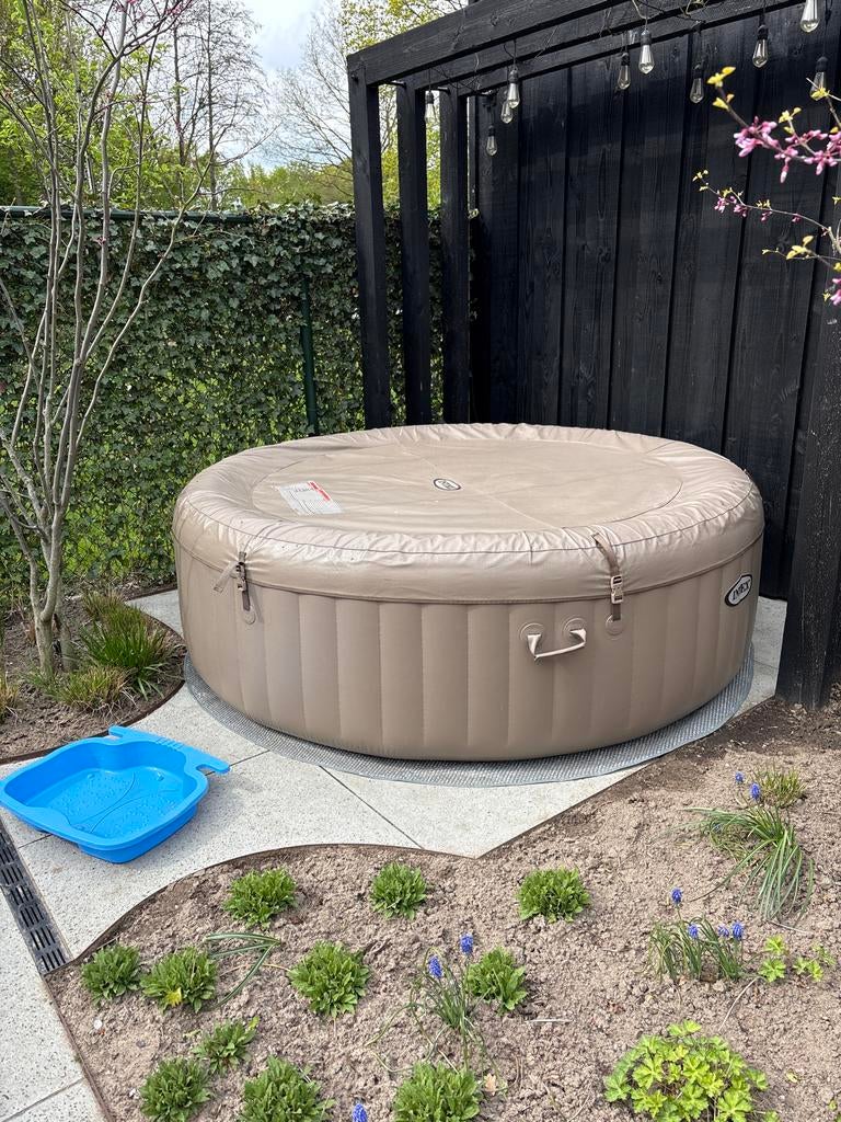 Intex Pure Spa 6 persoons, Ophalen, Gebruikt, Afdekzeil, Opblaasbaar