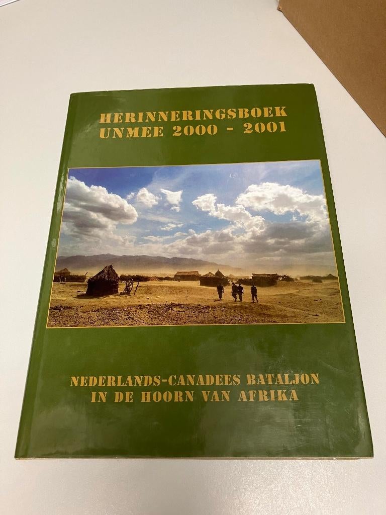 Herinneringsboek UNMEE 2000 2001 Afrika, Boeken, Ophalen of Verzenden, 1945 tot heden, Gelezen, Algemeen