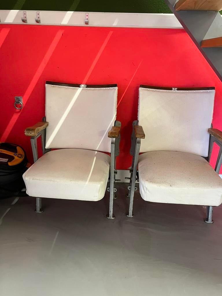 Gratis bioscoop theaterstoelen, Ophalen