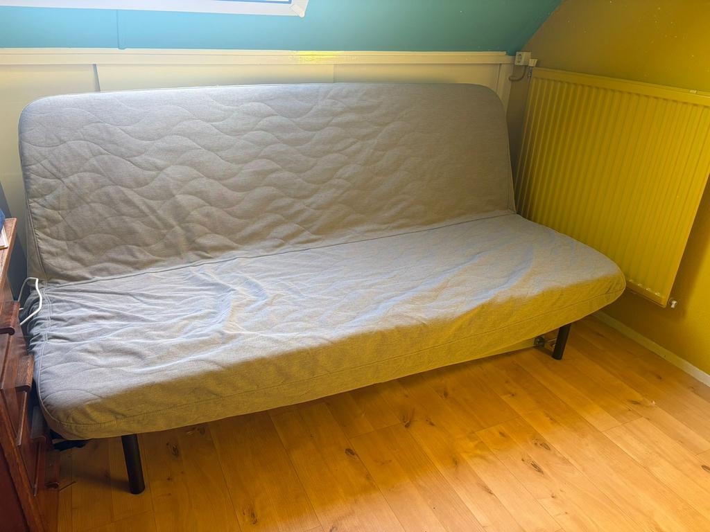 Slaapbank Nyhamn, Huis en Inrichting, Slaapkamer | Slaapbanken, Ophalen, Tweepersoons, 140 cm, Zo goed als nieuw