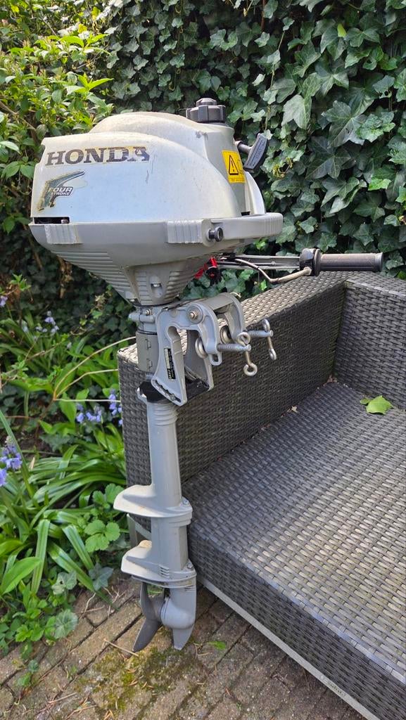 Honda 2.3 pk langstaart buitenboordmotor - Weinig draaiuren, Watersport en Boten, Buiten- en Binnenboordmotoren, Ophalen, Minder dan 5 pk