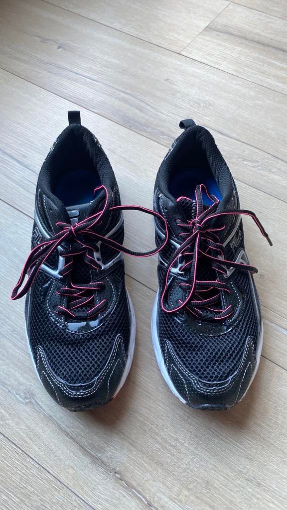 Fila sportschoenen maat 41, Ophalen of Verzenden, Zo goed als nieuw, Overige typen, Overige merken