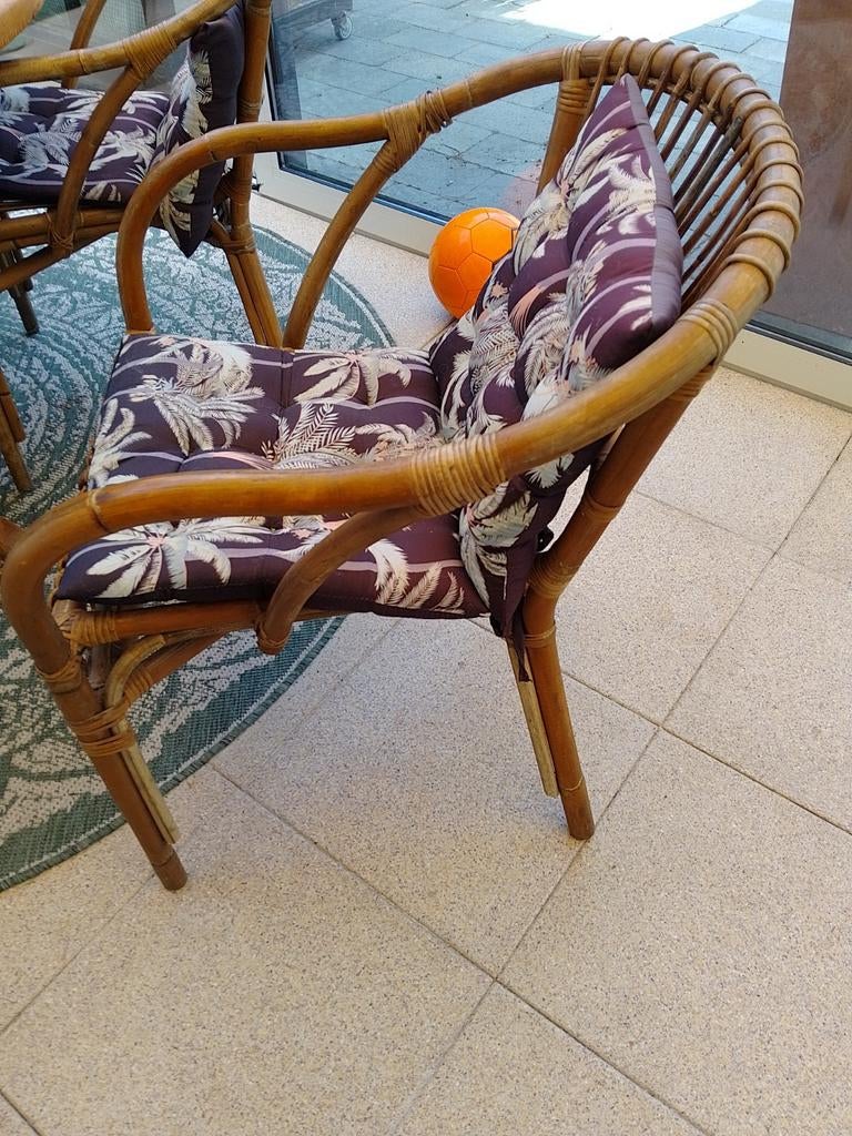 4 rotan stoelen met kussens, Ophalen, Bistro, Gebruikt, Minder dan 75 cm