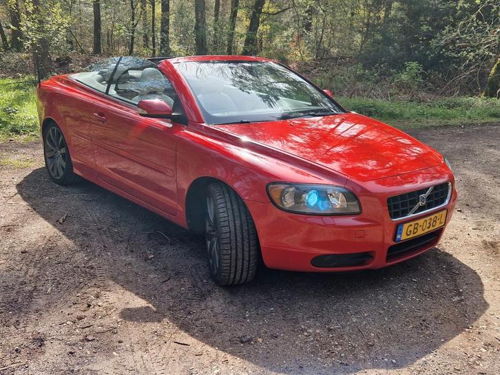 Volvo C70 2.5 T5 2006 Rood Handgeschakeld, Auto's, Volvo, Particulier, C70, Airbags, Airconditioning, Alarm, Automatische klimaatregeling