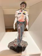 Resident evil 2 zombie cop statue, Verzamelen, Ophalen of Verzenden, Zo goed als nieuw
