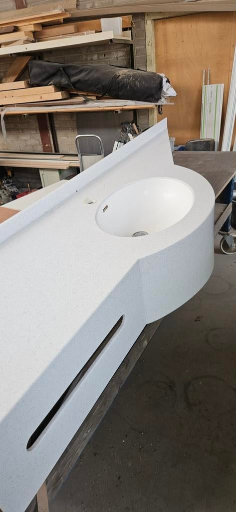 Moderne wastafel met geïntegreerde wasbak, Ophalen, Gebruikt, 150 tot 200 cm, Minder dan 100 cm