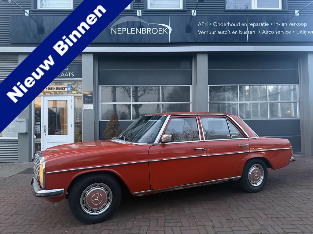 Mercedes-Benz 200-280 (W115) 220 D 1976 Belastingvrij Orgin, Auto's, Achterwielaandrijving, Beige, 60 pk, Leder en Stof