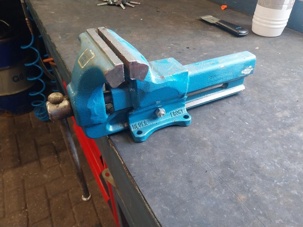 Heuer front bankschroef 100mm heuer brockhous, Ophalen of Verzenden, Gebruikt, 70 tot 120 cm, Bankschroef
