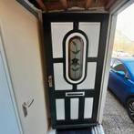 Houten voordeur met glas in lood raam roos., Ophalen