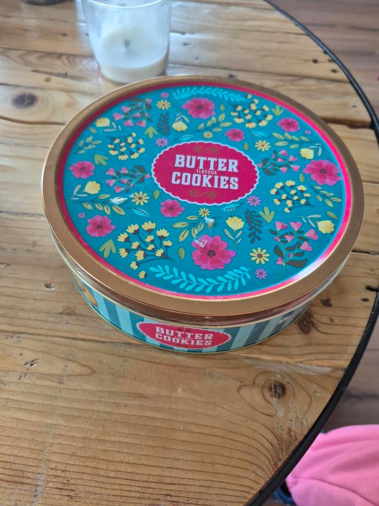 Rond blik met bloemenpatroon, Verzamelen, Blikken, Ophalen