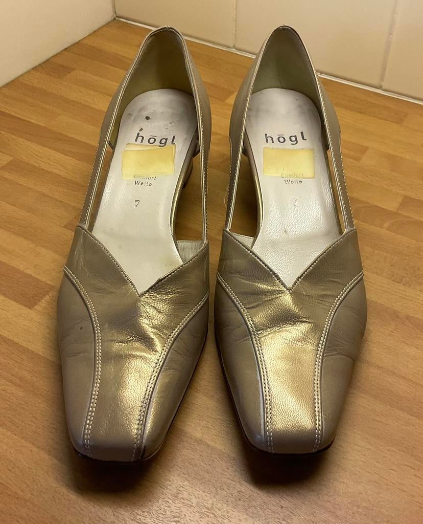 Schoenen maat 7 pumps, Kleding | Dames, Trouwkleding en Trouwaccessoires, Ophalen of Verzenden, Zo goed als nieuw, Beige, Schoenen