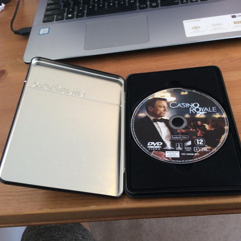 James Bond Casino Royale dvd in luxe Vivabox, Vanaf 12 jaar, Ophalen of Verzenden, Gebruikt, Actie