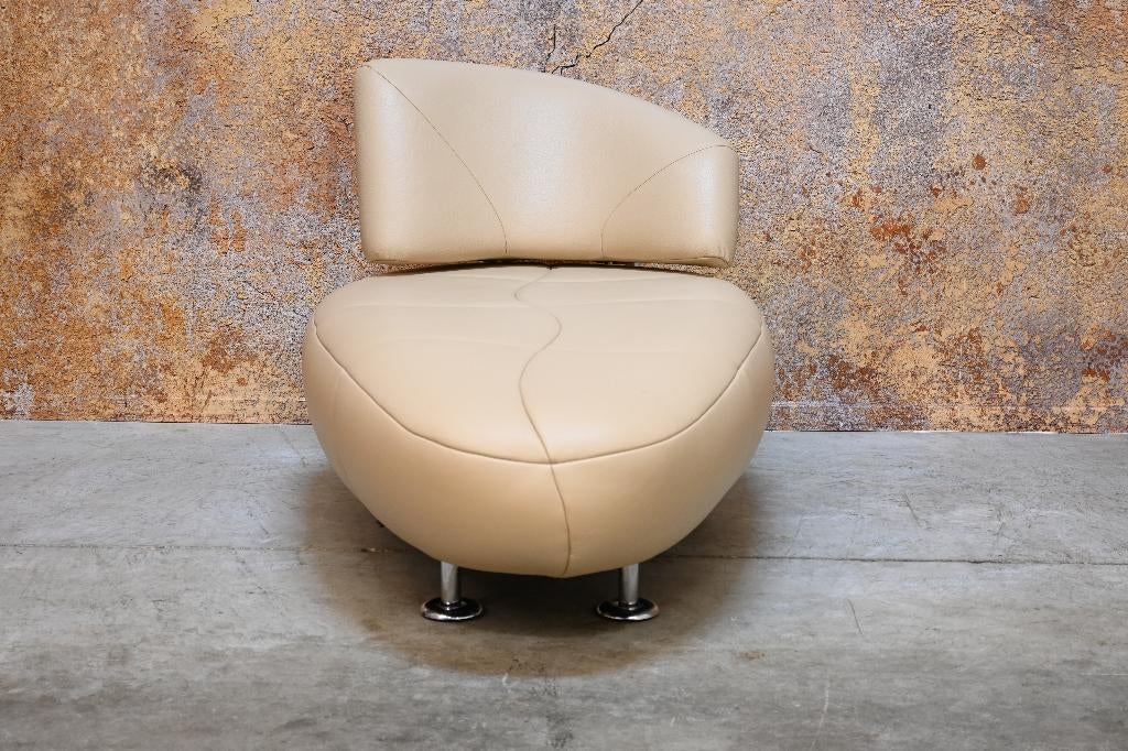 Als NIEUW! beige leren Leolux Kikko design chaise longue, Leolux, 75 tot 100 cm, Ophalen of Verzenden, Zo goed als nieuw