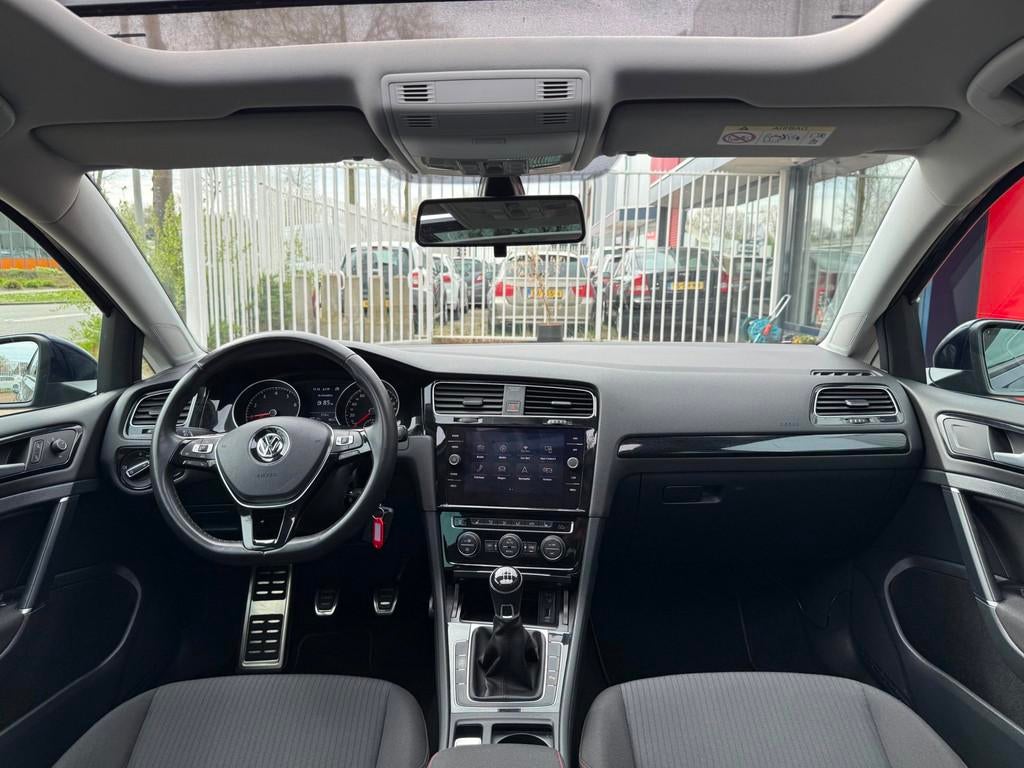 Volkswagen GOLF 1.0 TSI | R-Line | Pano | ACC | CarPlay, Gebruikt, Blauw, Bedrijf, Handgeschakeld