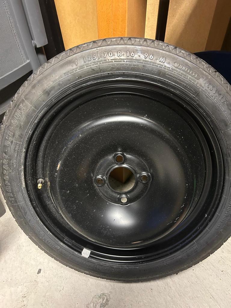 Nieuwe thuiskomer 125/70 R16 4x100 Renault Clio Captur, Auto diversen, Aanhangwagen-onderdelen, Ophalen, Zo goed als nieuw