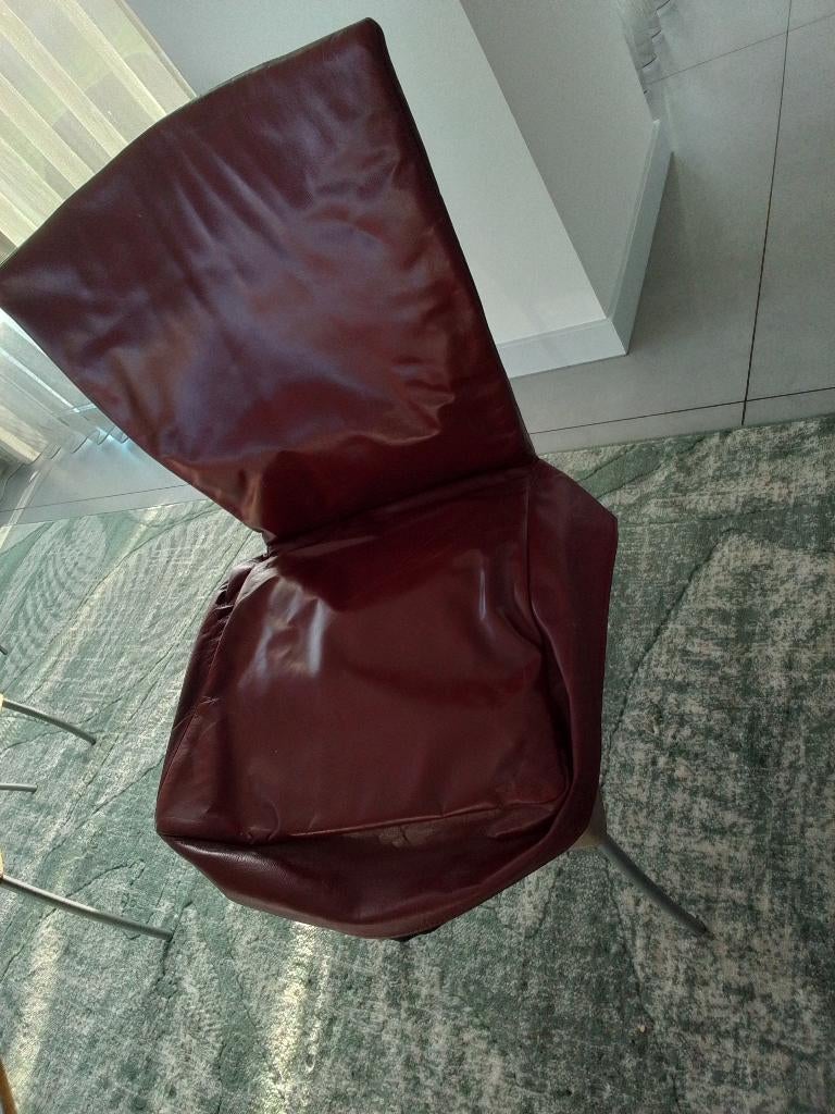 Stukken leder , stoelhoezen van leder, kleur rood, Hobby en Vrije tijd, Stoffen en Lappen, Ophalen, Gebruikt, Overige kleuren