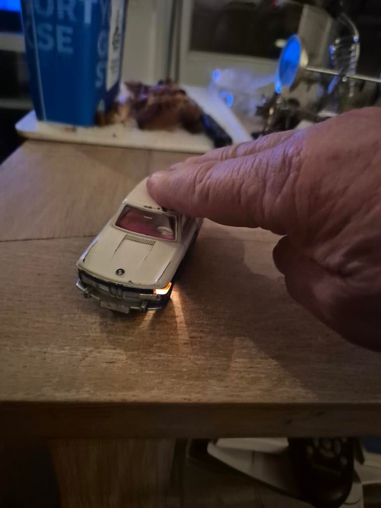 Oude dinky toy meccano met verlichting     BMW 2000, Ophalen of Verzenden, Gebruikt, Auto, Dinky Toys