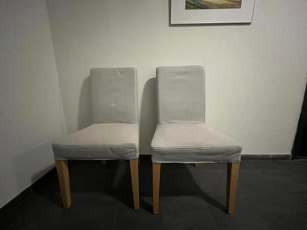 Ikea chairs x 2, Huis en Inrichting, Stoelen, Ophalen, Zo goed als nieuw, Grijs, Twee