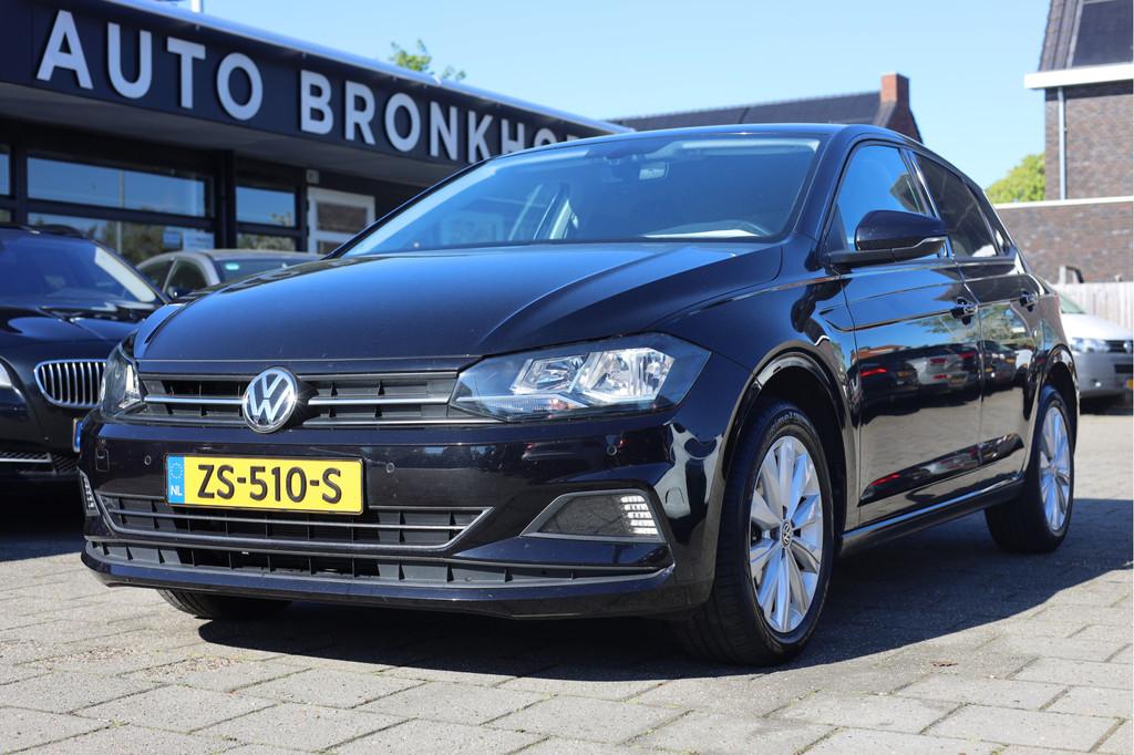 Volkswagen Polo 1.0 HIGHLINE | NAVI | CARPLAY | CLIMA | CRUI, Auto's, Volkswagen, 1025 kg, Stof, 82 pk, Zwart