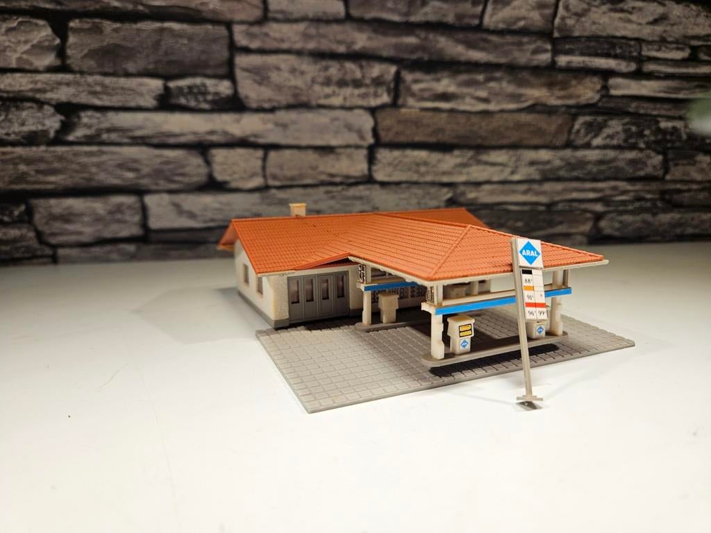 Aral tankstation N spoor trein 1:160, Overige merken, Gebruikt, Gelijkstroom of Wisselstroom, Brug, Tunnel of Gebouw