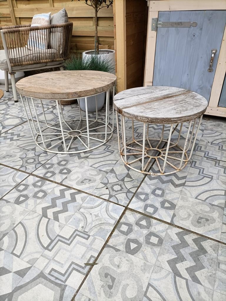 2 mooie salon/ bijzettafels massief hout, Ophalen, Gebruikt, Rond, Hout