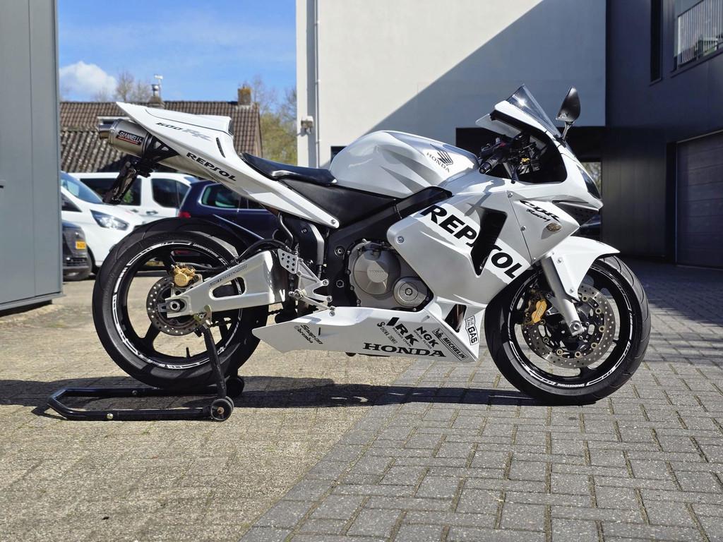 Honda Sport CBR 600RR |Repsol White| 35 KW | A2|, Motoren, Tramweg
9422BM  SMILDE, NL, Bedrijf, Super Sport, Automotive Correct