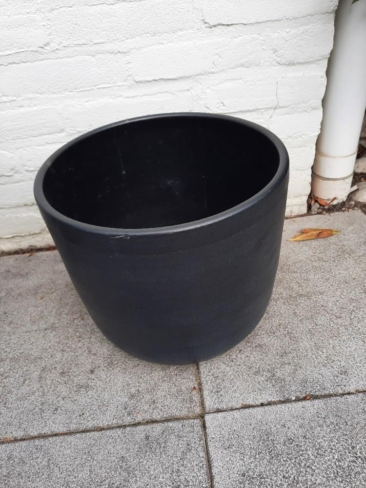 ZWART AARDEWERK PLANTENPOT, Ophalen, Rond, Zo goed als nieuw, Balkon