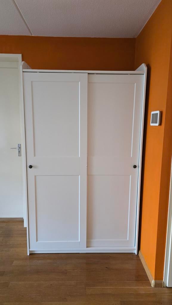 IKEA Hauga Schuifdeurkast Kledingkast - Goede Staat, Ophalen, Met deur(en), 100 tot 150 cm, Modern, Scandinavisch