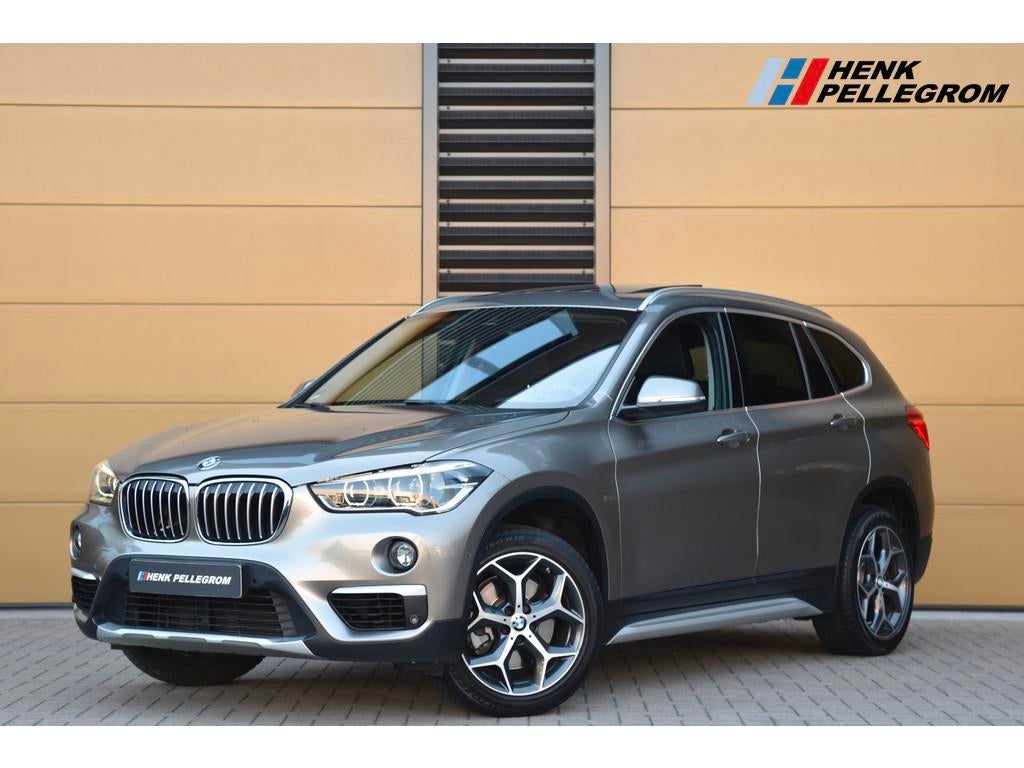 BMW X1 sDrive20i Orange Edition II * Sportstoelen * Panorama, Auto's, BMW, Met garantie (alle), Bedrijf, SUV of Terreinwagen, 84 €/maand