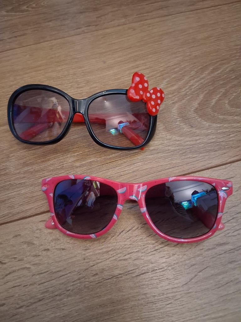 Kinder zonnebrillen, Kinderen en Baby's, Kindermode-accessoires, Ophalen of Verzenden, Zo goed als nieuw