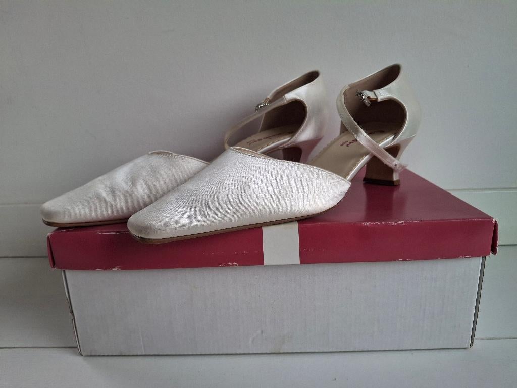 trouwschoenen rainbow club maat 40 ( 1 x gedragen ), Rainbow, Wit, Schoenen, Ophalen of Verzenden