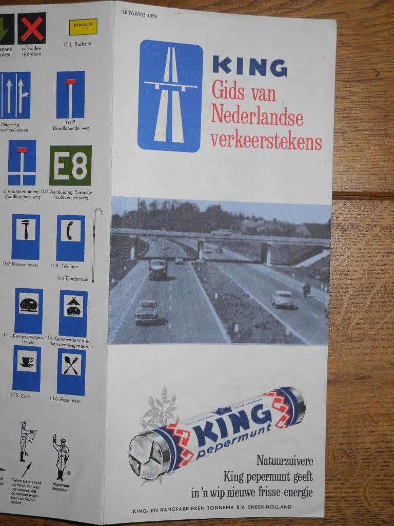 King Pepermunt gids van Nederlandse verkeerstekens 1974, Verzamelen, Merken en Reclamevoorwerpen, Ophalen of Verzenden, Zo goed als nieuw