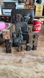 Set oude houten drukletters 16stuks verschillende grootte