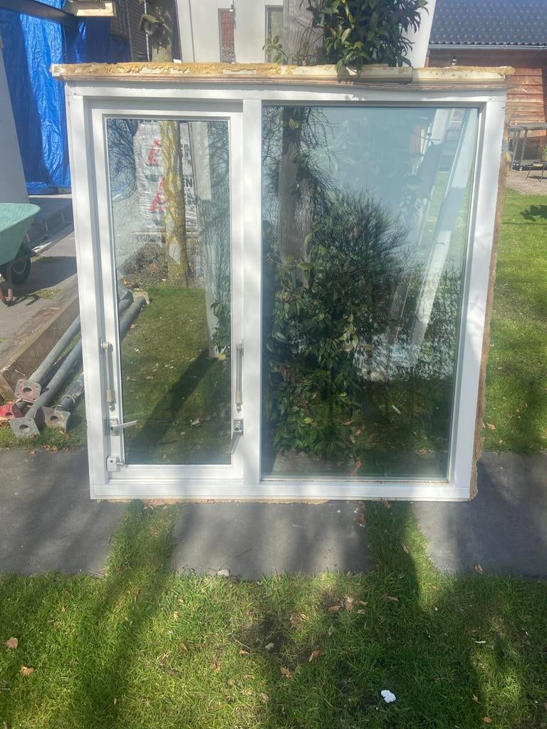 Raamkozijn, Doe-het-zelf en Verbouw, Kozijnen en Schuifpuien, Raamkozijn, Zo goed als nieuw, Hout, Ophalen