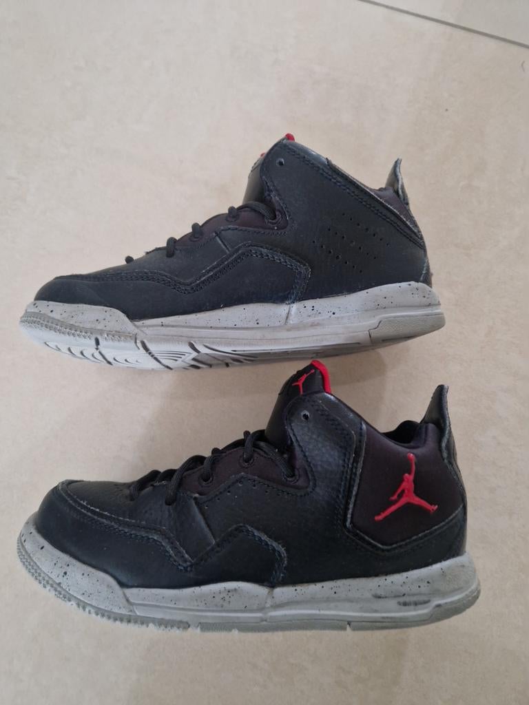 Jordan schoenen maat 33, Ophalen of Verzenden, Zo goed als nieuw, Jongen of Meisje, Schoenen