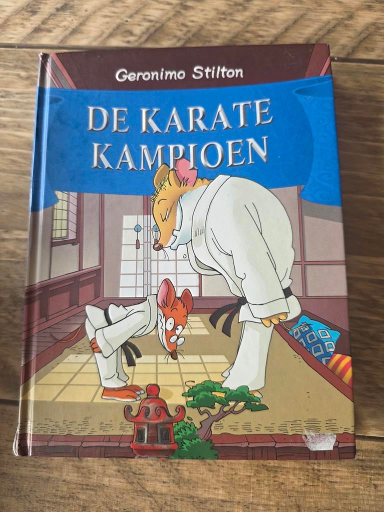 Geronimo Stilton - De karatekampioen, Boeken, Fictie algemeen, Geronimo Stilton, Ophalen of Verzenden, Zo goed als nieuw