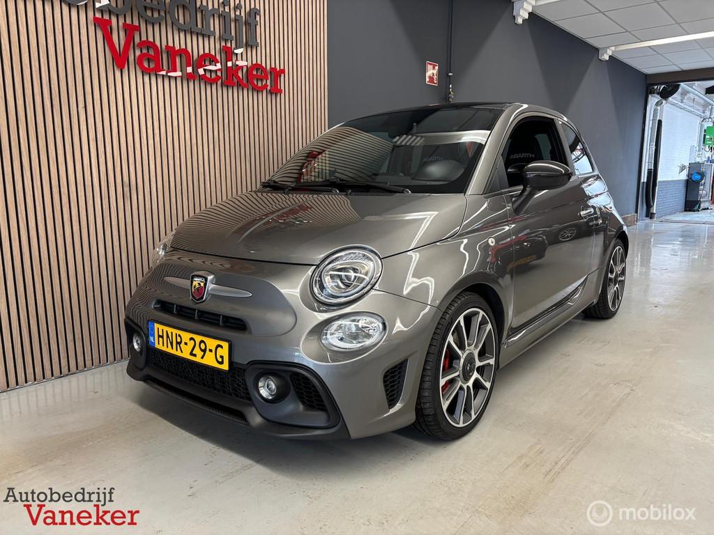 Abarth 595 1.4 T-Jet Abarth Turismo 70th Anniversary|Carbon|, Auto's, Abarth, Voorwielaandrijving, 15 km/l, Gebruikt, 4 cilinders