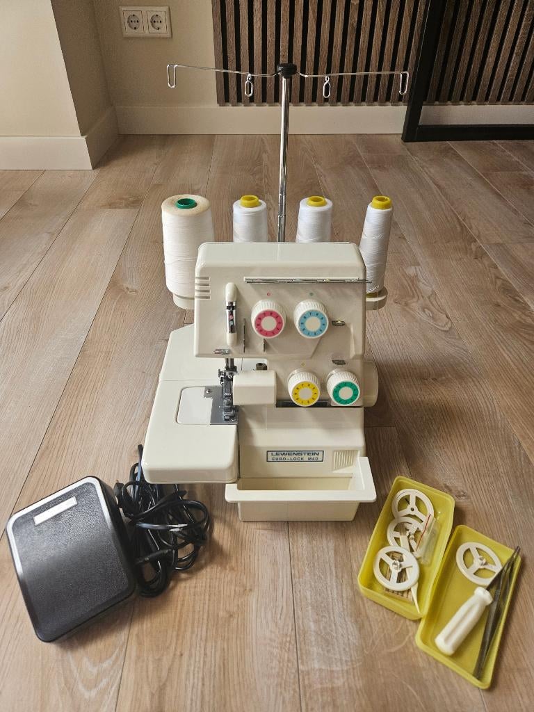 Lewenstein Lockmachine, Hobby en Vrije tijd, Naaimachines en Toebehoren, Ophalen, Gebruikt, Lockmachine, Lewenstein