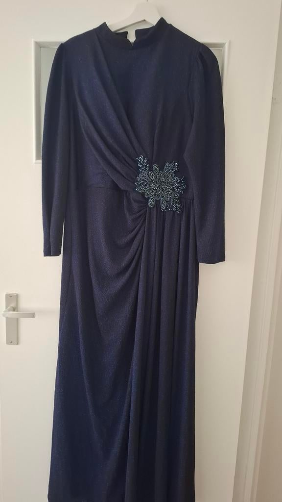 Elegante Donkerblauwe Galajurk met Kraaltjes, Maat 38/40 (M), Galajurk, Blauw, Ophalen of Verzenden