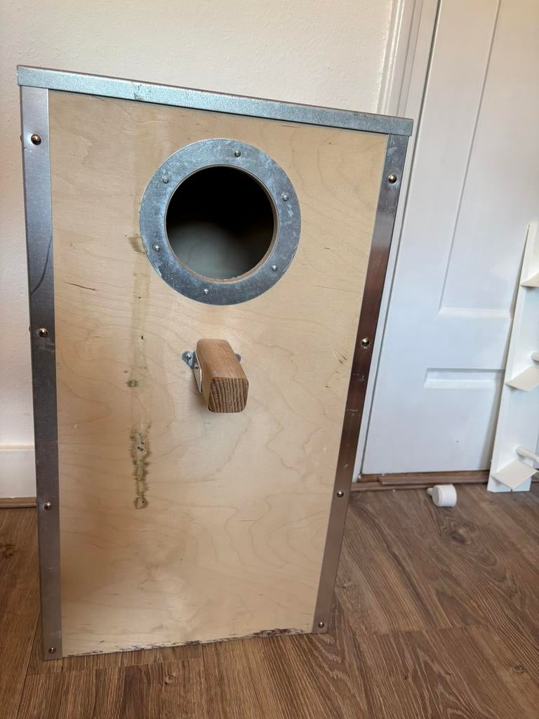 Broedblokken, Ophalen, Zo goed als nieuw, Hout, Broedkooi of Kweekkooi