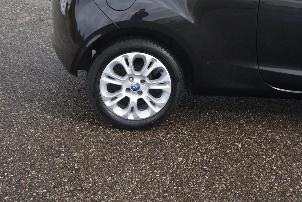 Ford Ka 1.2 Couture First Edition | Airco | PDC | Org NL |, Voorwielaandrijving, Gebruikt, 1242 cc, 4 cilinders