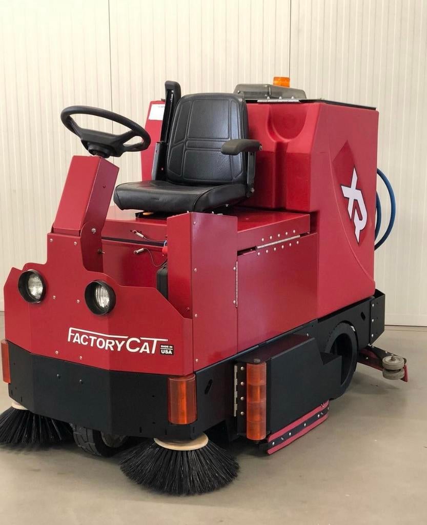 Factory Cat XR Schrobmachine, Ophalen